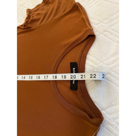 Reformation short-sleeve t-shirt in rust color Size XXS✨ - Picture 7 of 7